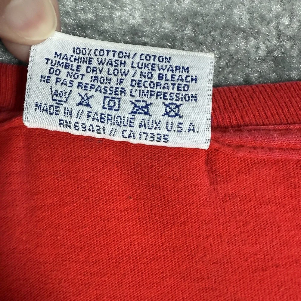 Vintage Reebok‎ T-Shirt Men's XL Red Short Sleeve Crew Neck Pocket Single Stitch